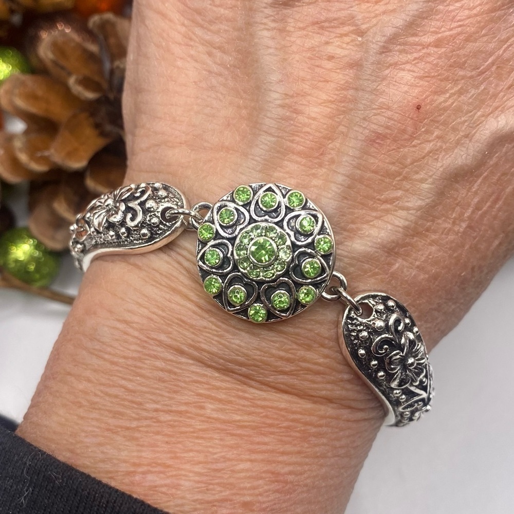 Victorian Vintage Style Floral Bangle Bracelet 18mm Ginger Snap Green Stones NWT